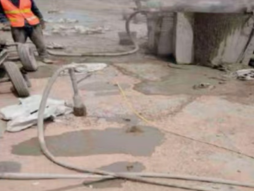 柯坪水泥混凝土路面板底注浆技术 路面脱空注浆整治方案